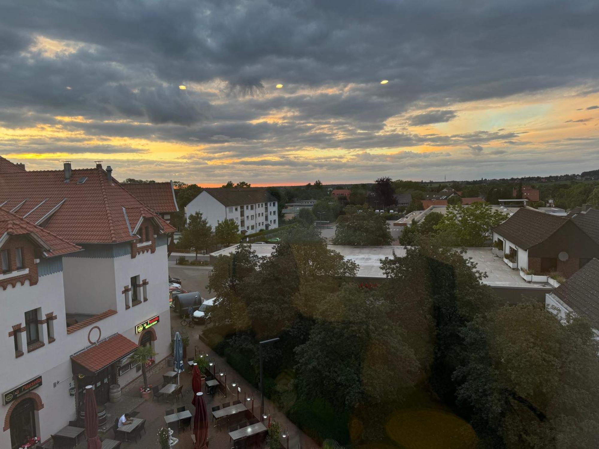 Moderne 4 Zimmer Apartment Mit Bergblick Stadtzentrum Contactless Check-In Gehrden  Esterno foto