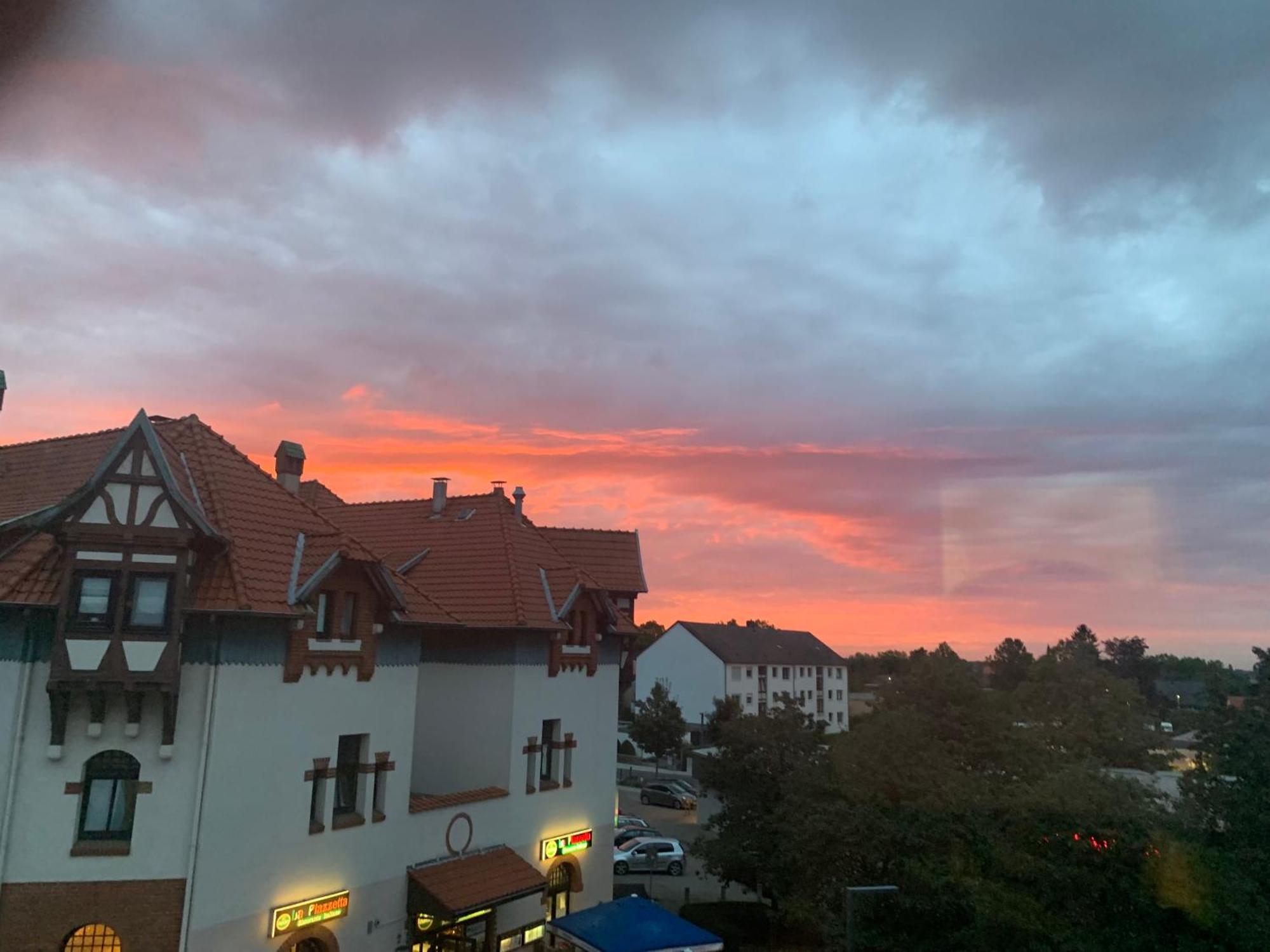 Moderne 4 Zimmer Apartment Mit Bergblick Stadtzentrum Contactless Check-In Gehrden  Esterno foto