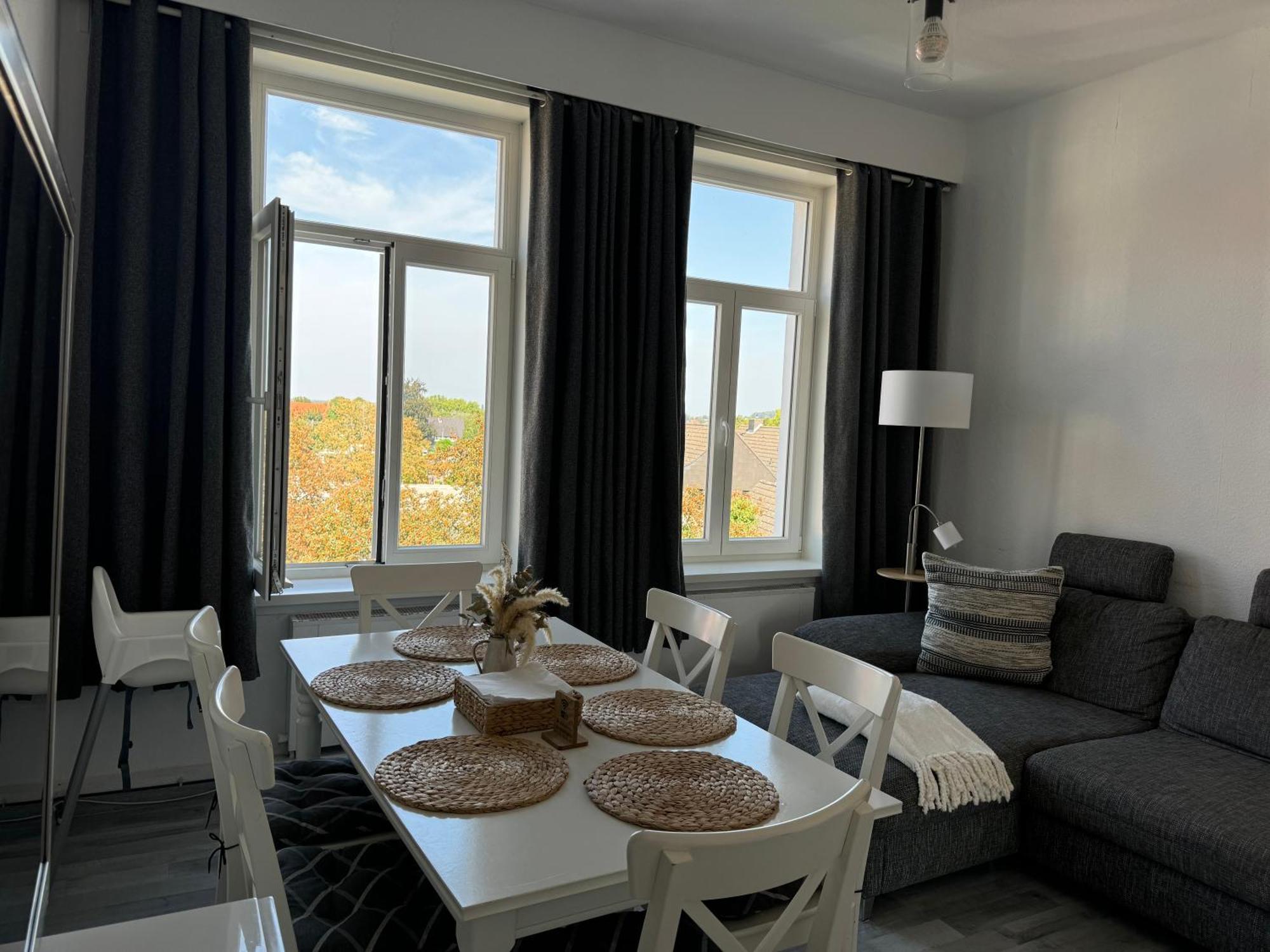 Moderne 4 Zimmer Apartment Mit Bergblick Stadtzentrum Contactless Check-In Gehrden  Esterno foto