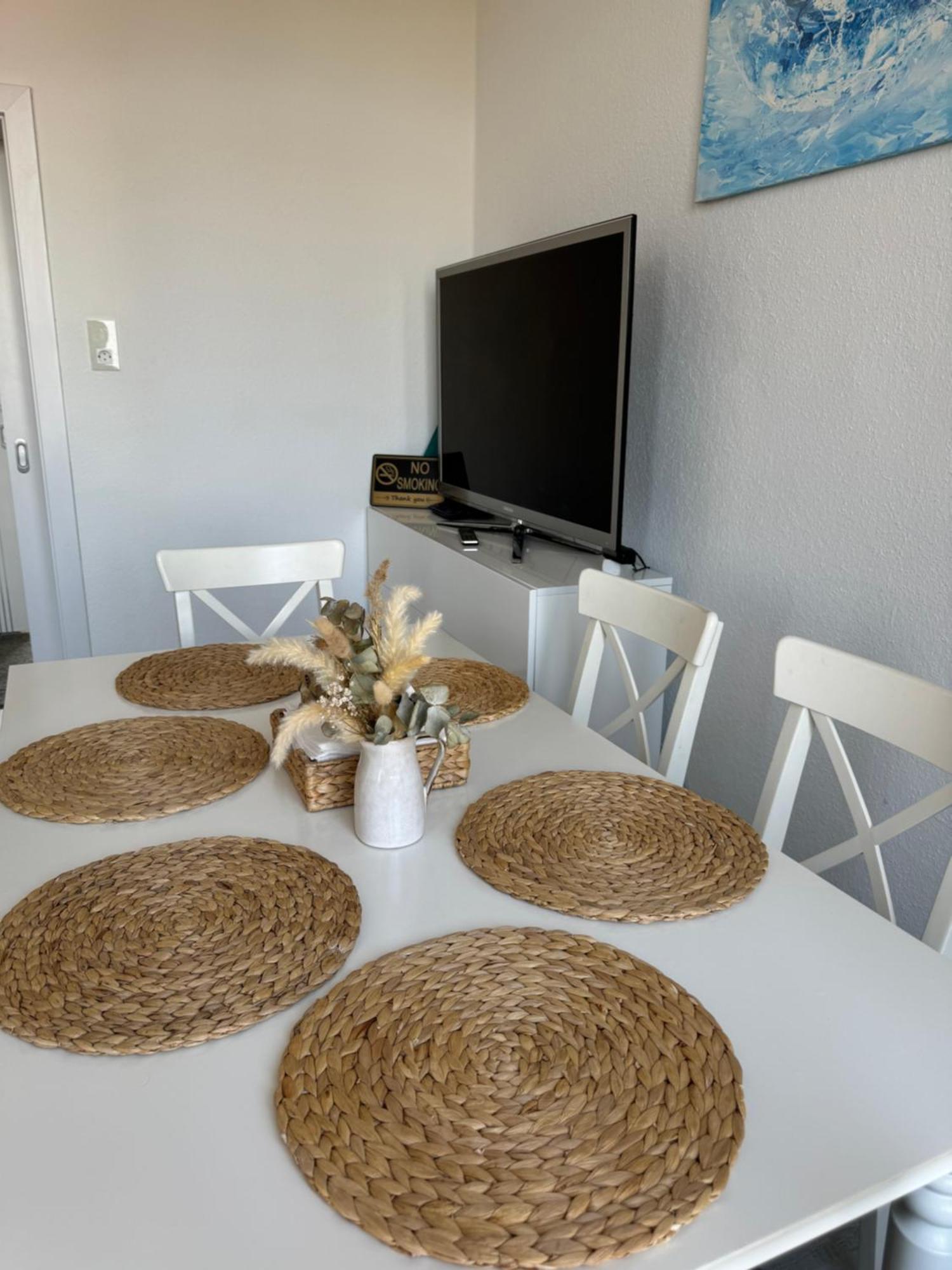 Moderne 4 Zimmer Apartment Mit Bergblick Stadtzentrum Contactless Check-In Gehrden  Esterno foto