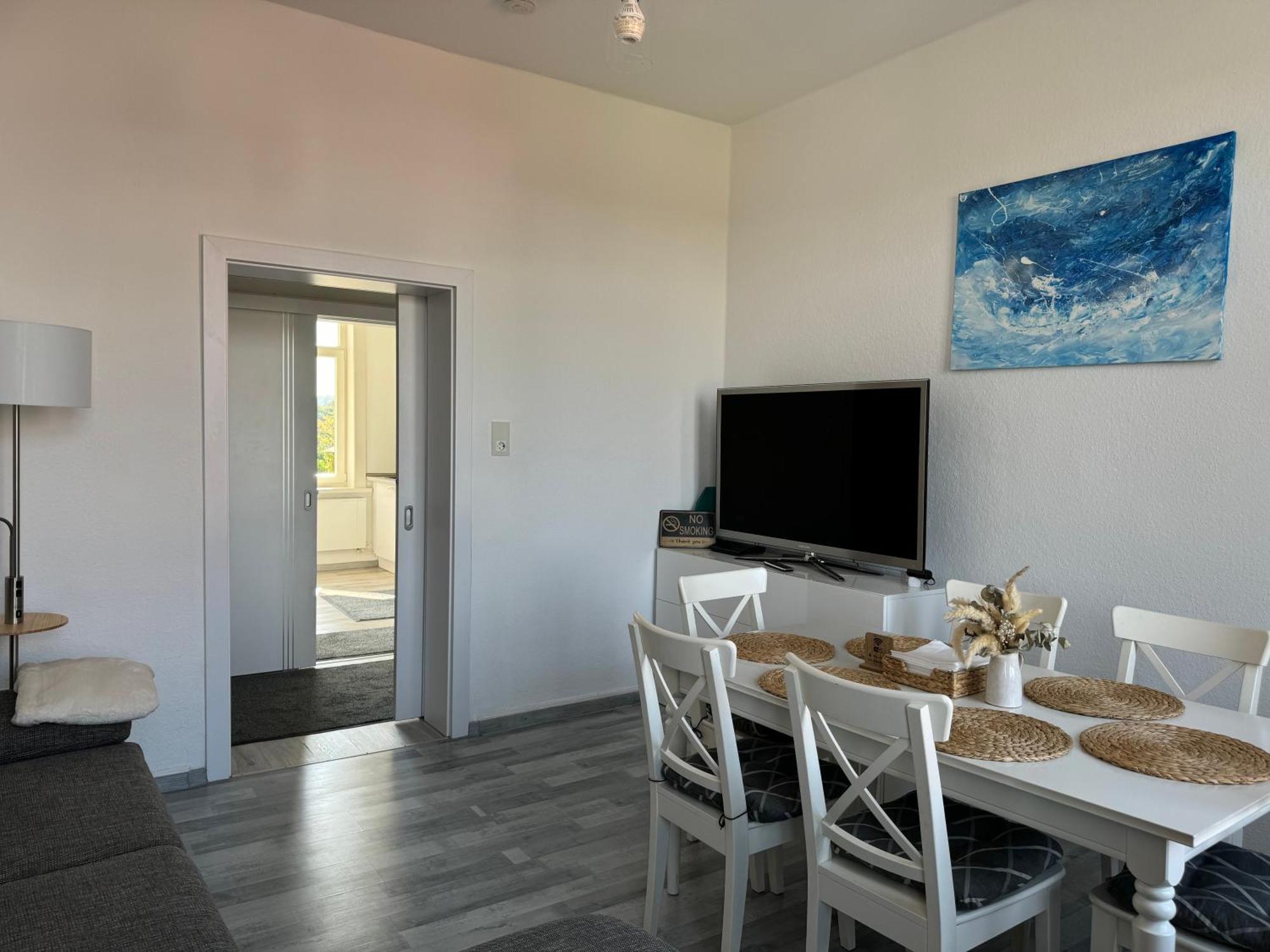 Moderne 4 Zimmer Apartment Mit Bergblick Stadtzentrum Contactless Check-In Gehrden  Esterno foto