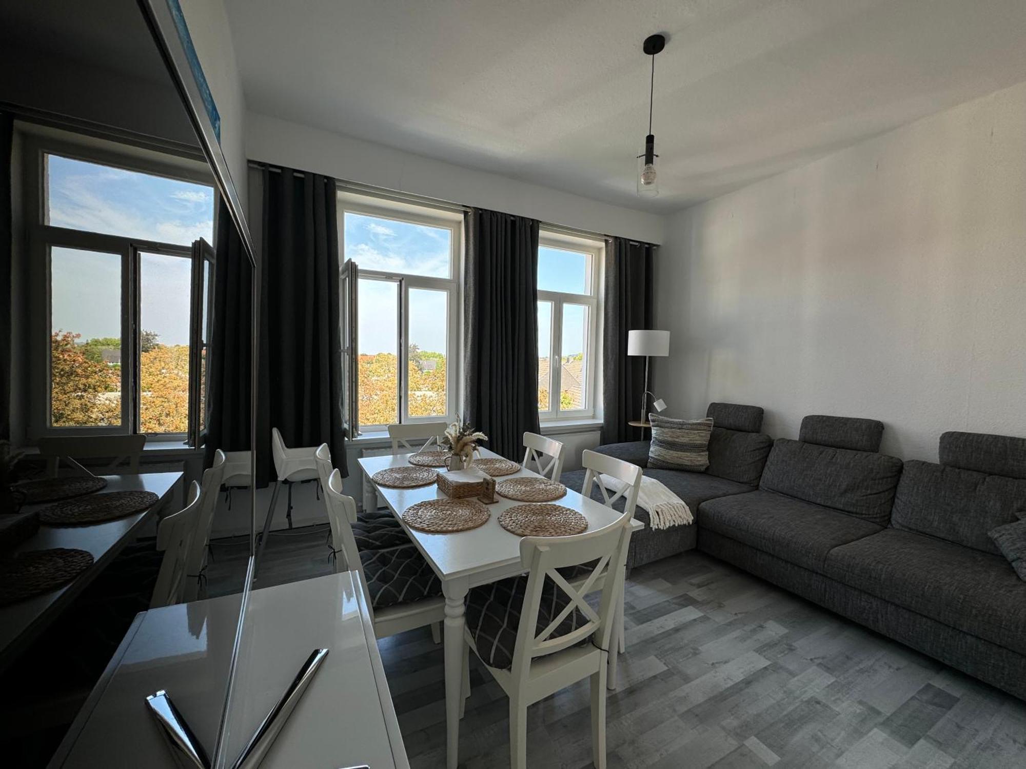 Moderne 4 Zimmer Apartment Mit Bergblick Stadtzentrum Contactless Check-In Gehrden  Esterno foto
