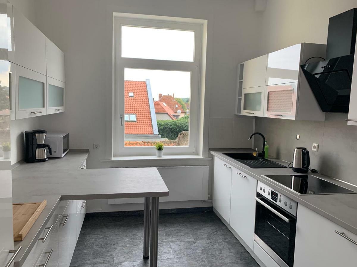 Moderne 4 Zimmer Apartment Mit Bergblick Stadtzentrum Contactless Check-In Gehrden  Esterno foto